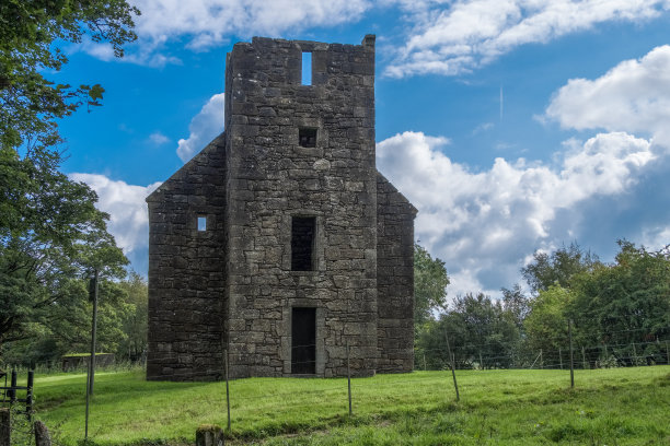 苏格兰洛克温诺克城堡森普尔学院教堂的古代遗迹图片下载