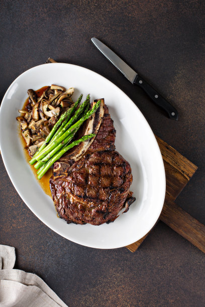 芦笋蘑菇牛排图片下载