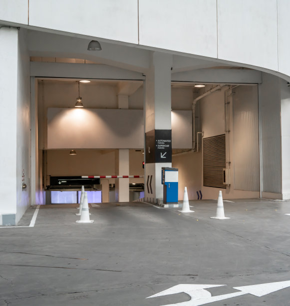 地下停车场入口与广告区模拟图片下载