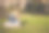快乐的母亲和她的小女儿都穿着芭蕾舞裙图片下载