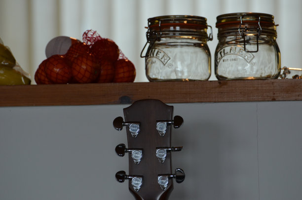 Jar和吉他图片下载