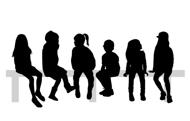 一群坐着的孩子。图片下载