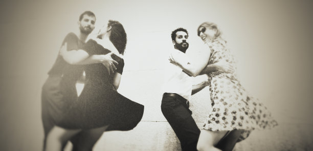 《城里的舞者图片下载