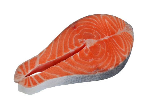 一片生橙鲑鱼排，皮肤孤立在白色背景图片下载