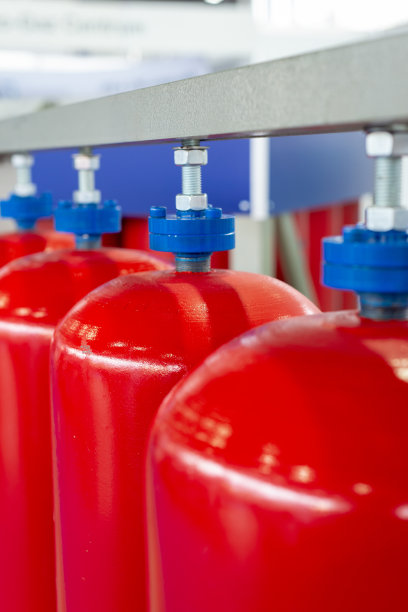 压缩气体的钢瓶。图片下载