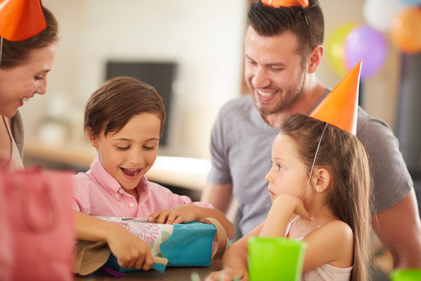 这正是他想要的!图片下载