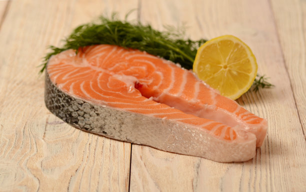 新鲜生鲑鱼排图片下载