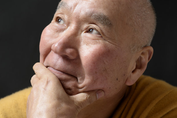 日本资深微笑图片下载