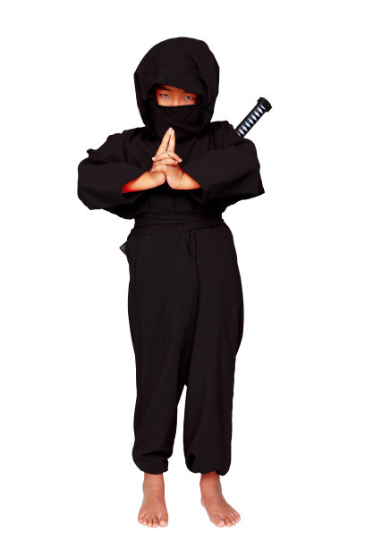 在白色背景上形成手印的忍者图片下载