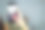 女人走路智能手机在线学校界面图片下载