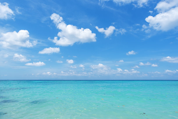 大海和蓝天背景图片下载