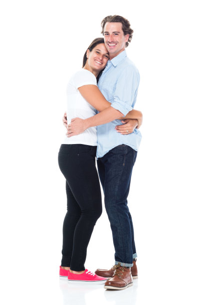 有吸引力的夫妇拥抱图片下载