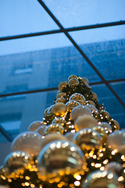 圣诞树节日装饰图片下载