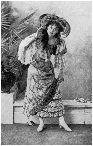 古画插图:俄罗斯舞蹈女孩图片下载