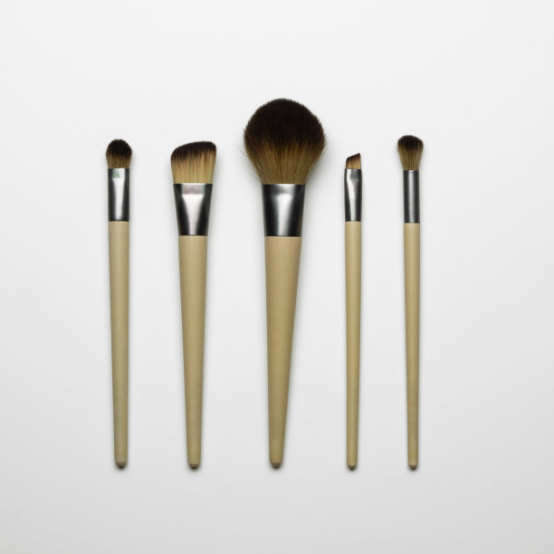 在白色背景上单独使用画笔图片下载