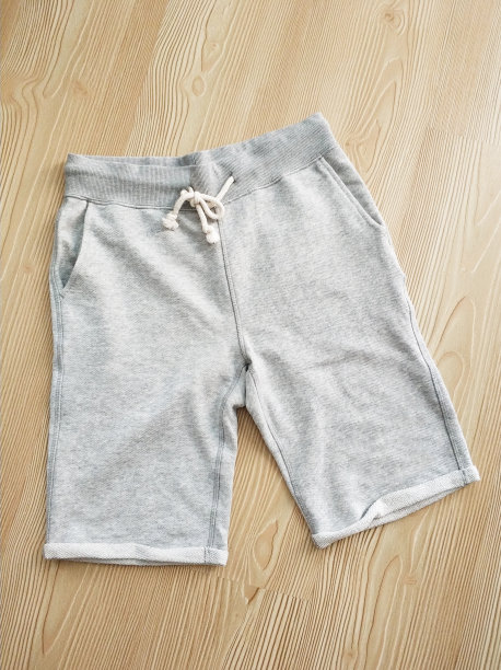 休闲短裤图片下载