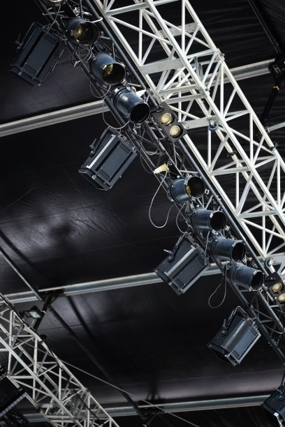 聚光灯在舞台上图片下载