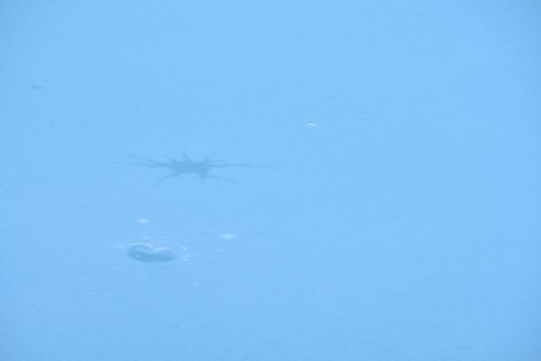 北部湖面结冰图片下载