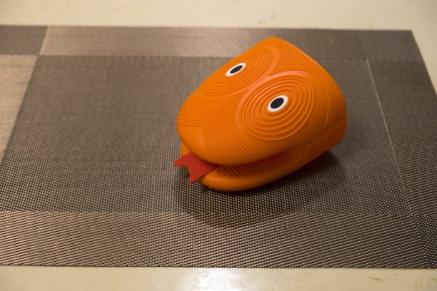 蛇头造型的硅胶厨房烤箱手套图片下载