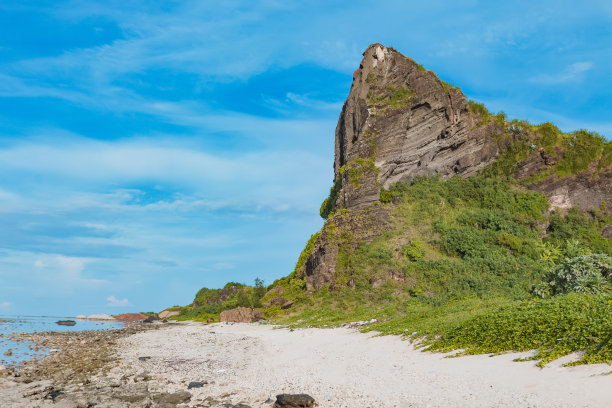 越南广义省黎山岛上的土来山图片下载
