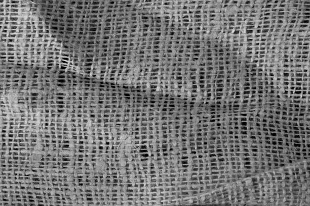 纺织品表面起皱，黑白两色。图片下载