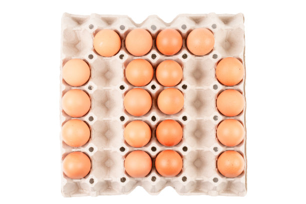 生棕色鸡蛋在纸容器托盘盒排列的英文字母是“M”。图片下载
