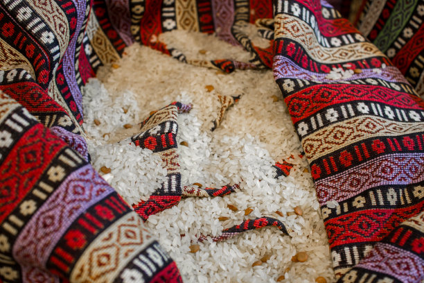 豆科植物的彩色图案织物图片下载