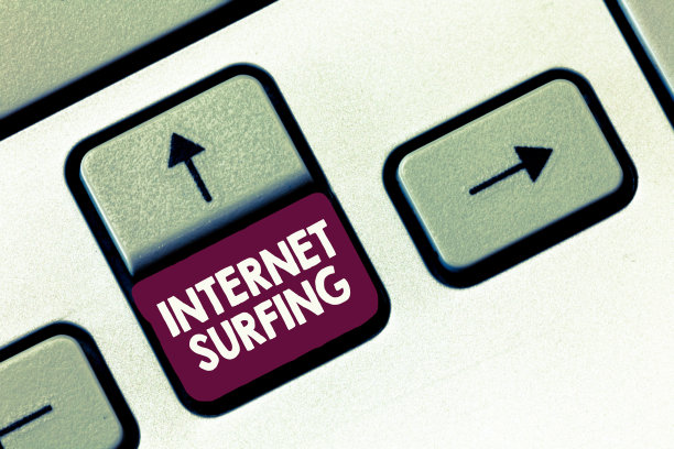 概念手写显示上网冲浪。商业图片文本浏览数百个网站使用任何安装的浏览器图片下载