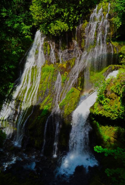 黑豹溪瀑布禅意图片下载