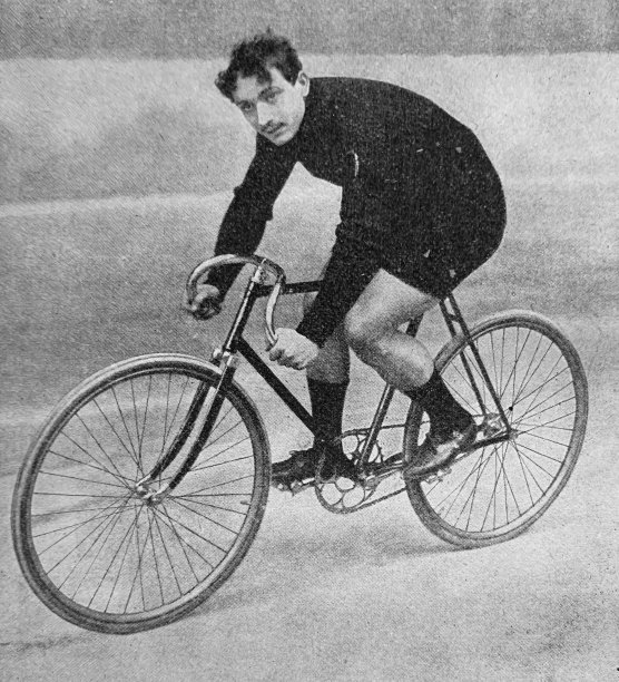 骑赛车的男人图片下载