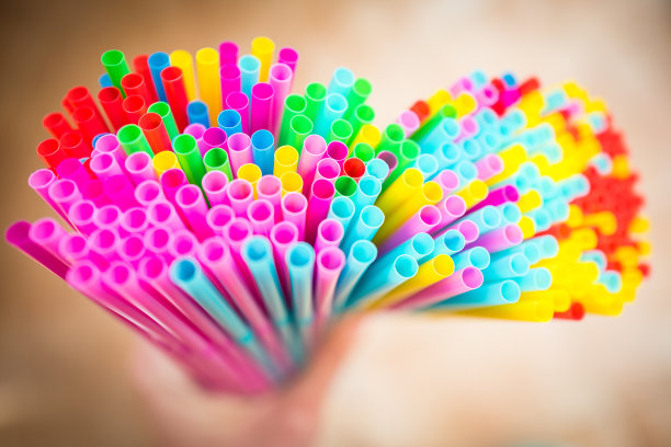 各种颜色的塑料吸管图片下载