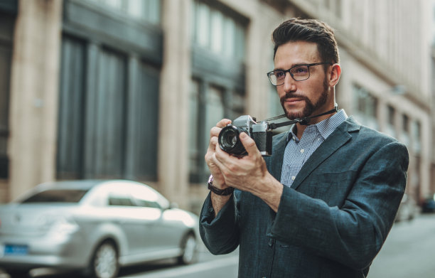 帅哥拍照图片下载