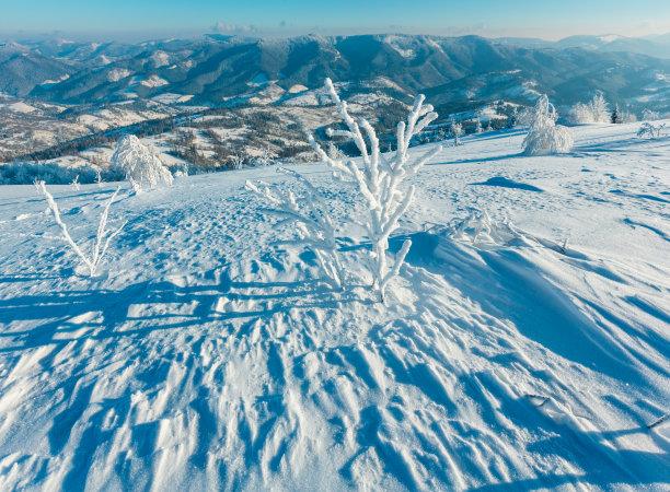冬季山地雪景图片下载