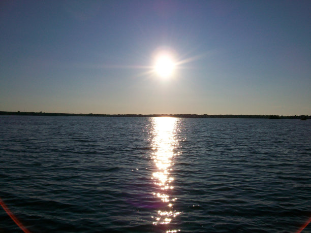 日出的海洋图片下载