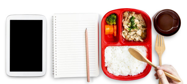 送餐服务:为居家或办公室的商务食品在线订购提供快递服务，并预留文字和标识的空间。图片下载