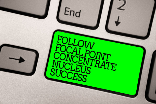 概念手写体显示关注焦点集中核心成功。商业图片展示集中寻找目标键盘绿色键计算机计算反射文件。图片下载