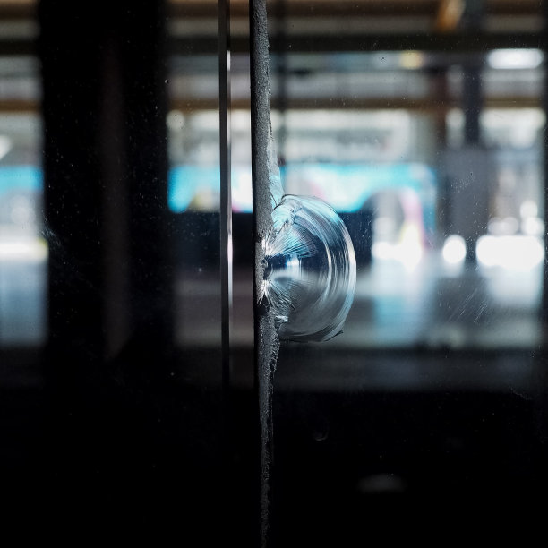 破碎的玻璃背景图片下载