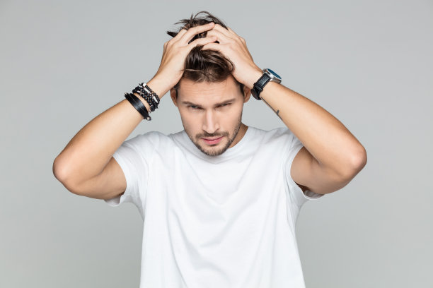 造型时尚的男模特图片下载