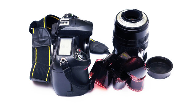 带胶卷的单反相机图片下载