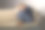 40岁抑郁和焦虑美丽的金发女人遭受抑郁和焦虑的危机感到沮丧和孤独在家里沙发沙发看着无助的痛苦和绝望图片下载