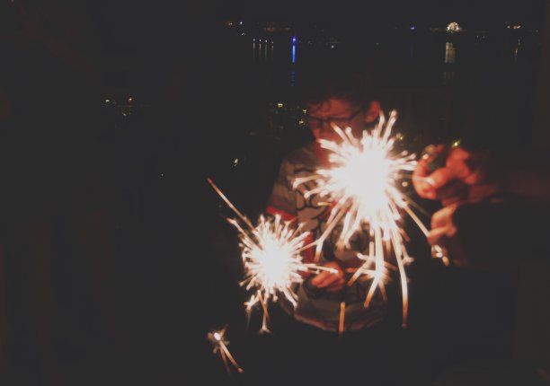 晚上闪闪发光图片下载