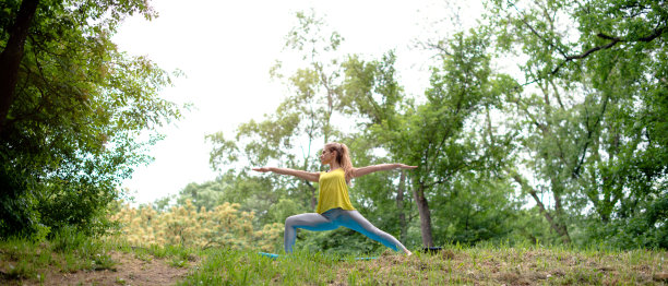 瑜伽-三角式右/直角三角形姿势图片下载