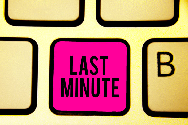 手写文本最后一分钟。指在事件发生前完成或发生的最迟的时间。键盘粉色键意图创建计算机计算反射文档。图片下载