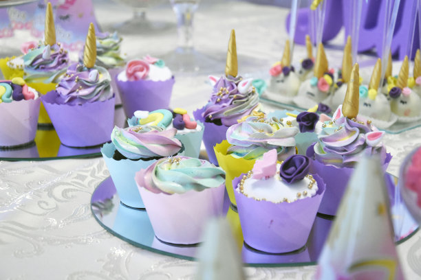 为孩子生日准备的甜点图片下载