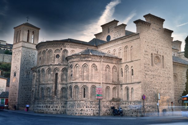 托莱多的圣地亚哥·德尔·阿拉巴尔教堂图片下载