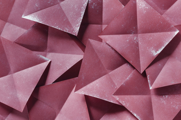 把红纸折成几何形状的组合图片下载