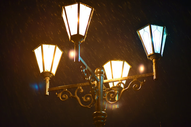 黄夜街灯亮图片下载