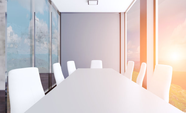 混凝土墙的现代会议室内部。在群山的背景中有大窗户的建筑物。3 d渲染。日落。图片下载