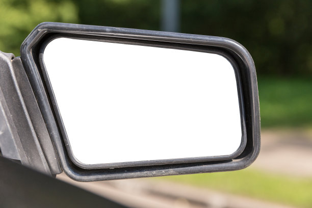 侧视镜反射在路上图片下载