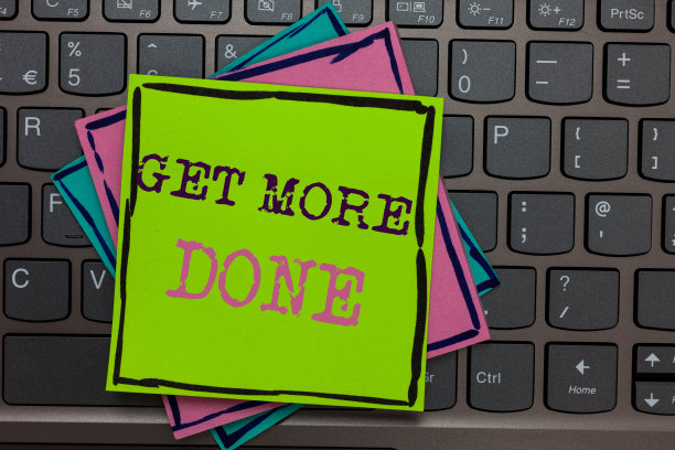 手写，文字，写作，多做事。概念含义核对表有条理的时间管理开始努力工作法案文件提醒键盘灵感交流注释类型计算机。图片下载